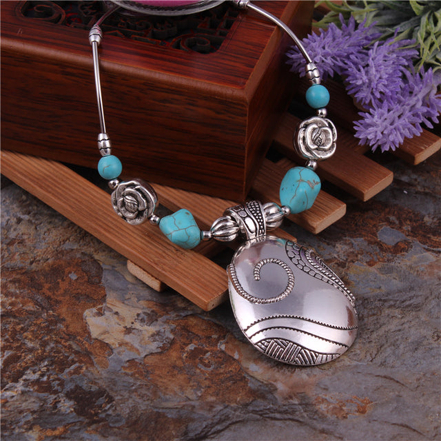 Big pendant Silver Carved Necklaces